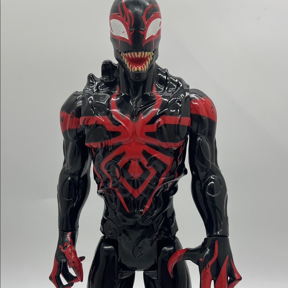Spider-Man and Venom Action Figure Set - Picture 6 of 11